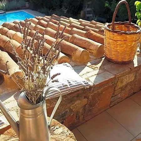 Sleeps 7 Pool Air Con Wifi * Nerotriviá